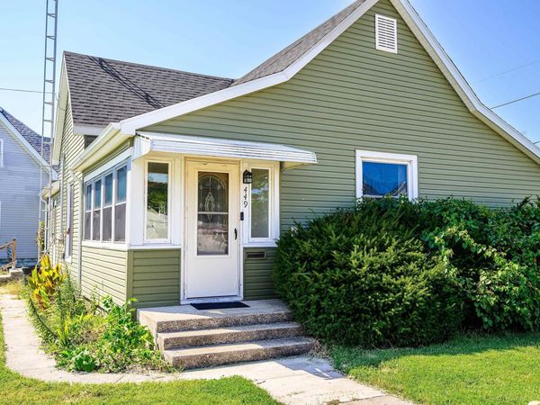 449 N 7th St Common, Mitchell, IN 47446