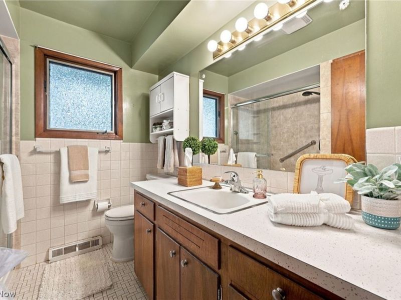 3397 Lotus Lane, Seven Hills, OH 44131 Photo 21