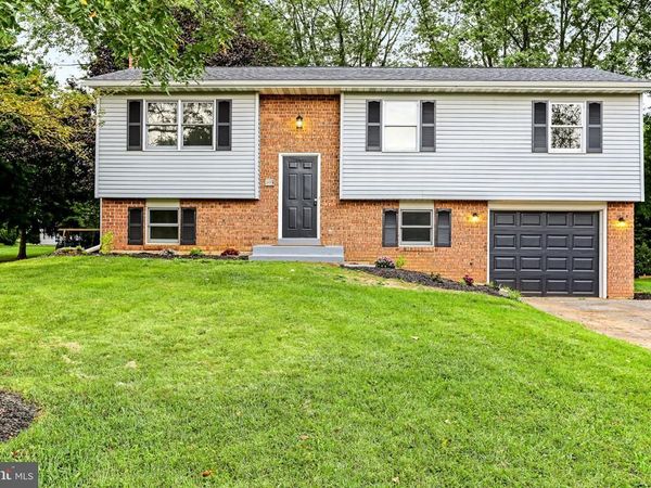 30 BUTTONWOOD DRIVE, LITITZ, PA 17543