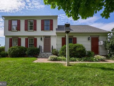348 SQUIRE LANE, LITITZ, PA 17543
