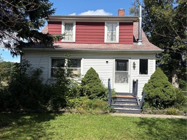 6910 W Britton Drive, Niagara Falls, NY 14305