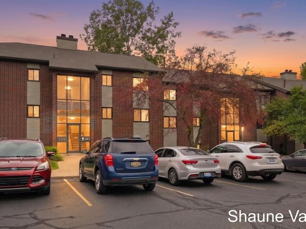 3400 Devonwood Hills NE, Grand Rapids, MI 49525