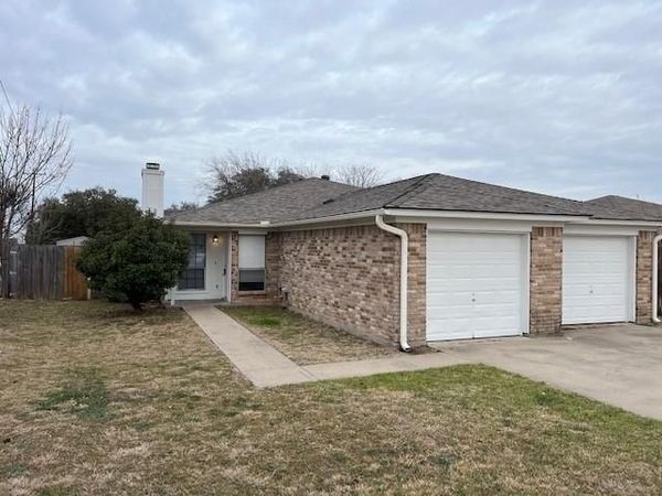 1152 Landsdale Lane, Saginaw, TX 76179