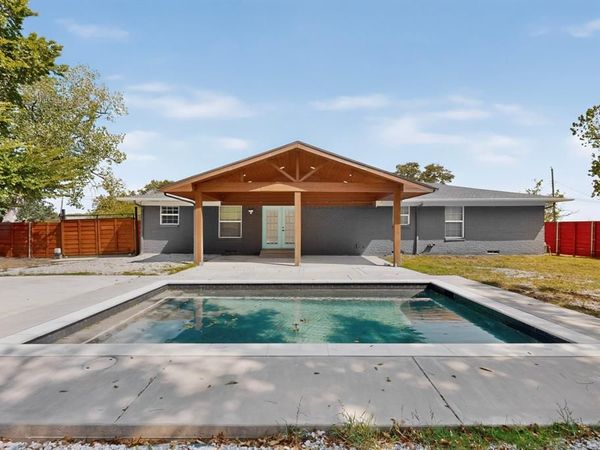 2512 Mcdearmon Street , Sachse, TX 75048