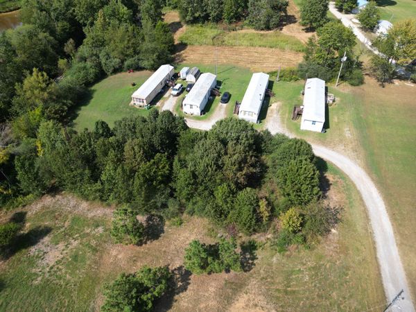 10926 Old County Line Rd, Bon Aqua, TN 37025