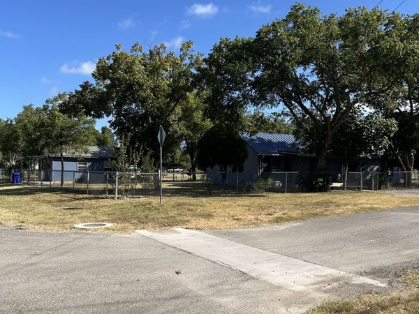 215 W w 3rd St, Camp Wood, TX 78833