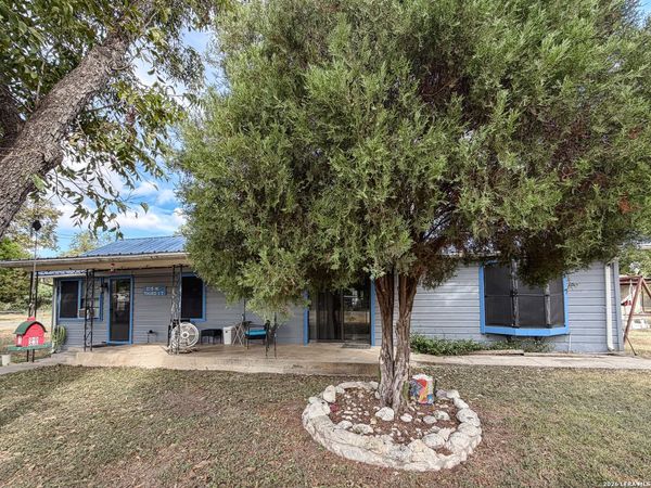 215 W w 3rd St, Camp Wood, TX 78833