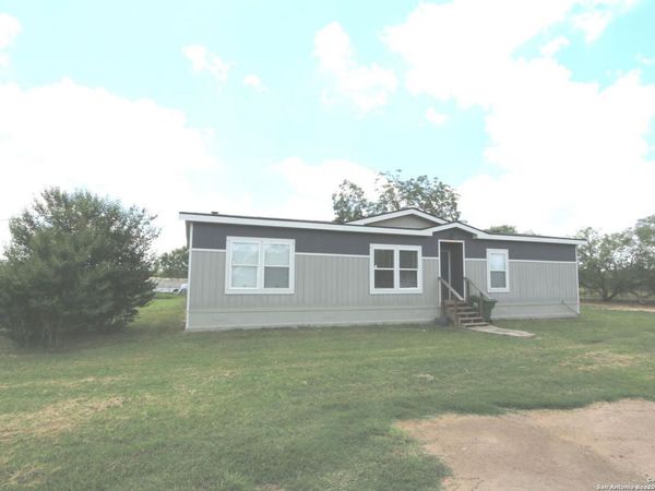 7510 Pittman Road, Adkins, TX 78101