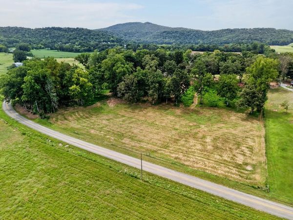 4785 Dark Hollow Rd, Mcminnville, TN 37110
