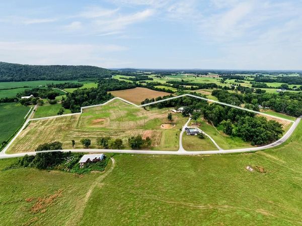 4785 Dark Hollow Rd, Mcminnville, TN 37110