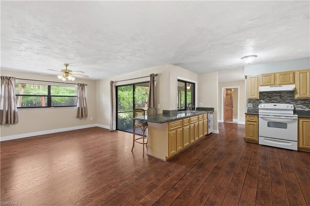 5681 Bur Oaks Ln, Naples, FL 34119 Photo