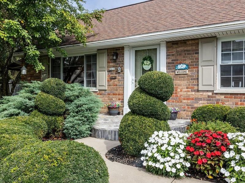 5678 Hollowview Court, Delhi Township, OH 45233 Photo 2