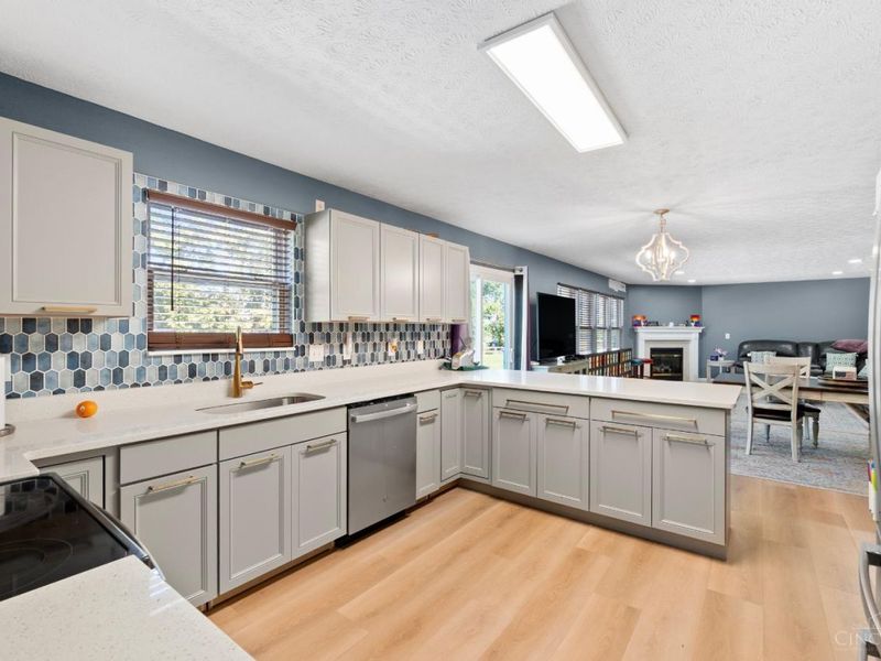 5925 Furlong Way, Liberty Township, OH 45011 Photo 4