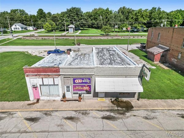 111 E State Street, Irving, IL 62051