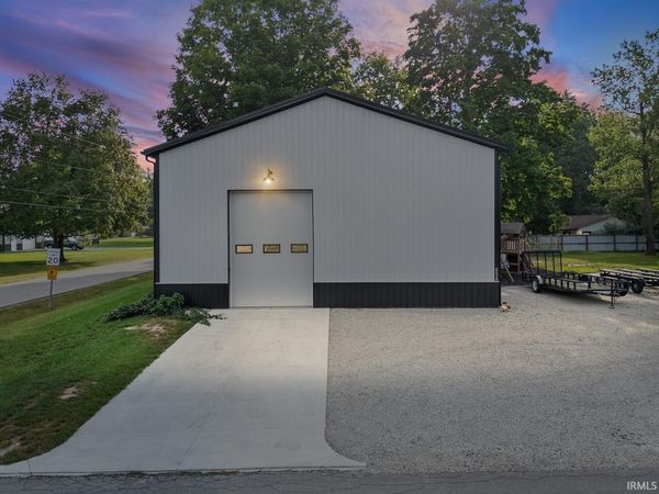 10801 N Lower Lake Shore Drive, Monticello, IN 47960