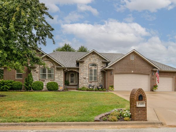 1441 S Charles Place , Bolivar, MO 65613