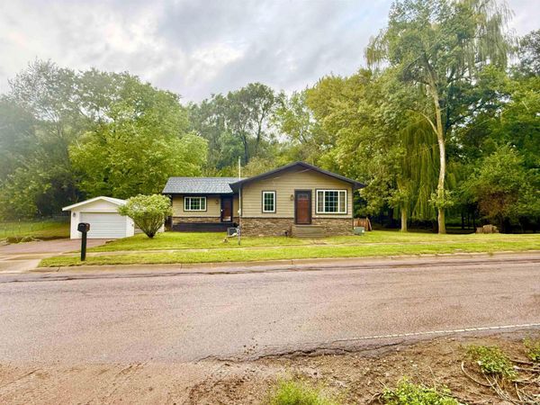 1445 BURTON STREET, Sioux City, IA 51103