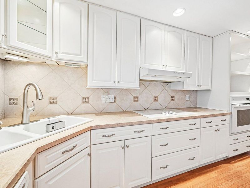 5595 Karl Road, Columbus, OH 43229 Photo 13