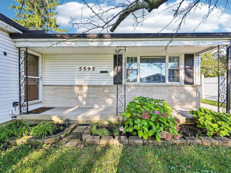 5595 Karl Road, Columbus, OH 43229 Photo 2