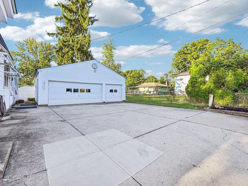 5595 Karl Road, Columbus, OH 43229 Photo 39