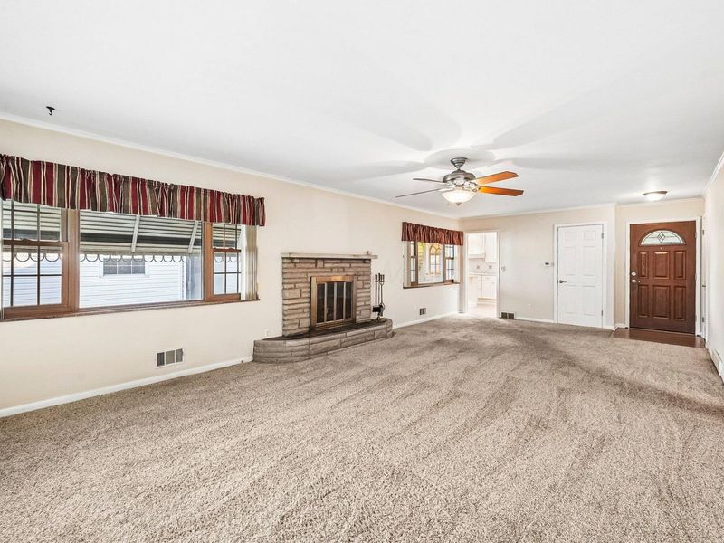 5595 Karl Road, Columbus, OH 43229 Photo 5