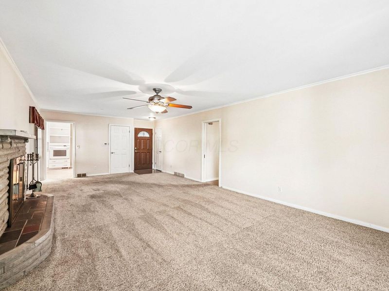 5595 Karl Road, Columbus, OH 43229 Photo 6