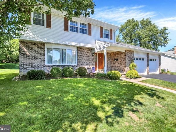 1616 SHERWOOD ROAD, WYOMISSING, PA 19610