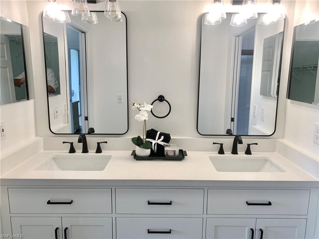 230 Robin Hood Cir, Unit 102, Naples, FL 34104 Photo