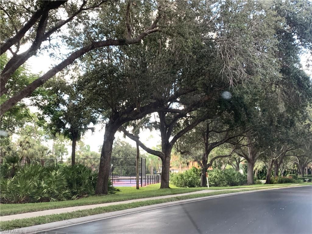 230 Robin Hood Cir, Unit 102, Naples, FL 34104 Photo