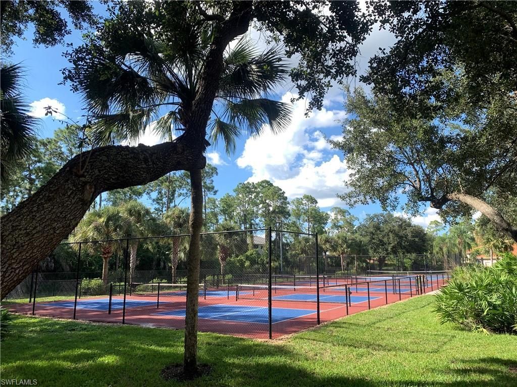 230 Robin Hood Cir, Unit 102, Naples, FL 34104 Photo