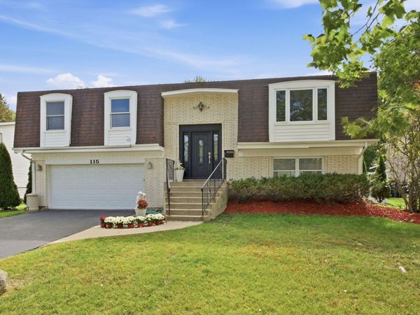 115 W King George Court, Palatine, IL 60067