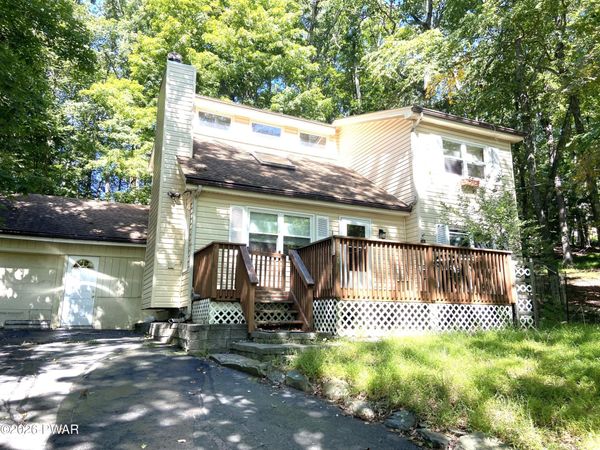 176 Mountain Lake Drive , Dingmans Ferry, PA 18328