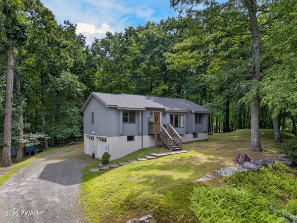 104 Inverness Court , Milford, PA 18337