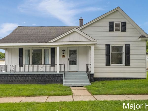 11418 Kirby Street SE, Alto, MI 49302