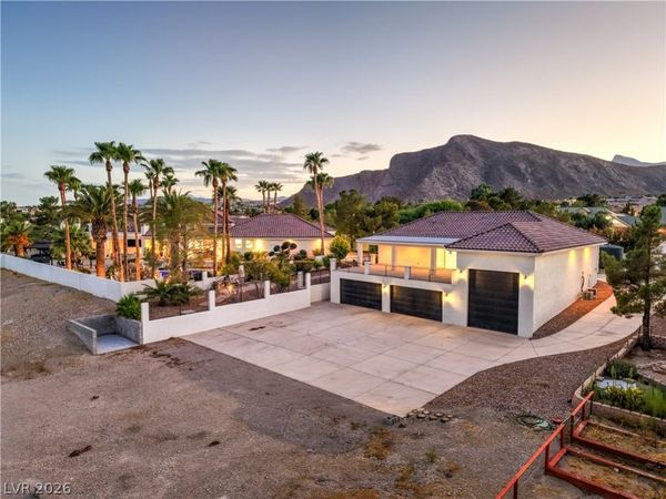 9390 Stange Avenue , Las Vegas, NV 89129