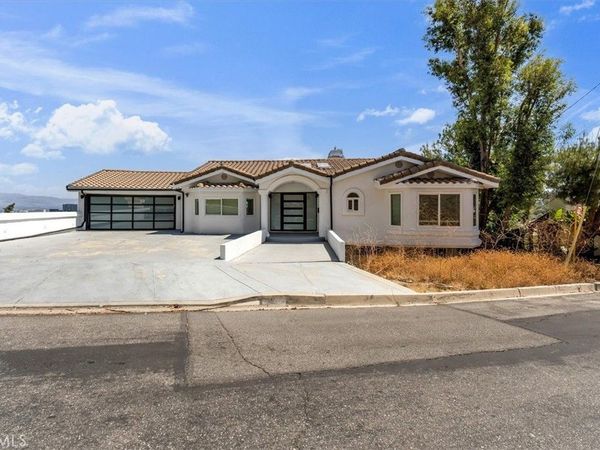 5096 Llano Drive, Woodland Hills, CA 91364