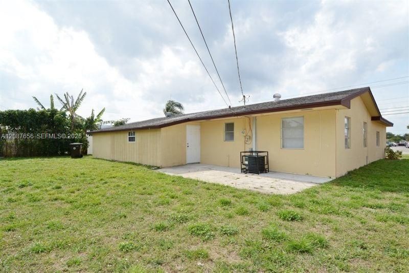 4304 N Shore Dr, West Palm Beach, FL 33407 Photo