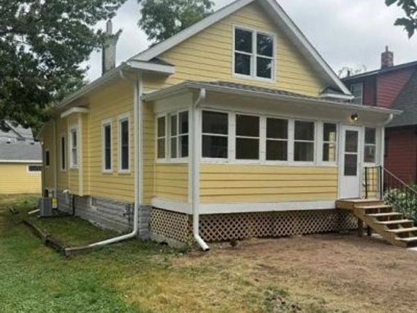 1040 24th Avenue SE, Minneapolis, MN 55414