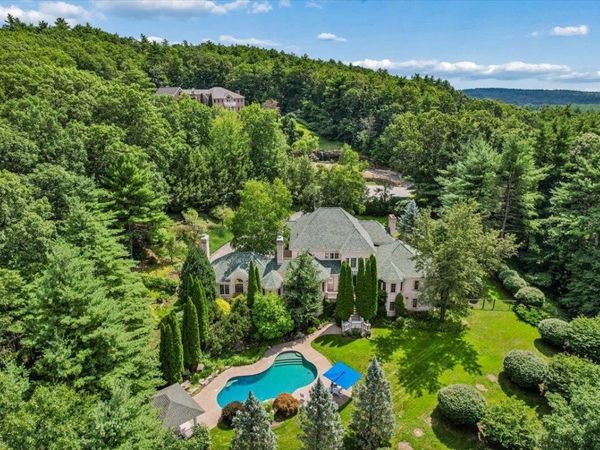 12 West Wind Drive, Bedford, NH 03110