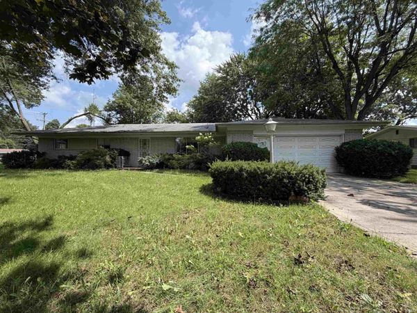 6732 Canby Drive, Fort Wayne, IN 46835