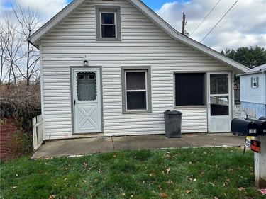 6813 Superior Road SE, Uhrichsville, OH 44683