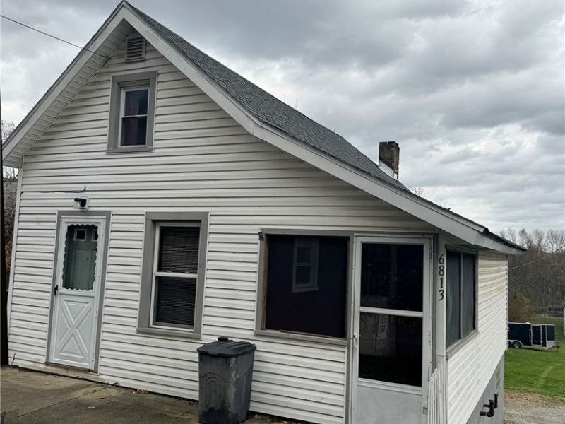 6813 Superior Road SE, Uhrichsville, OH 44683 Photo 2