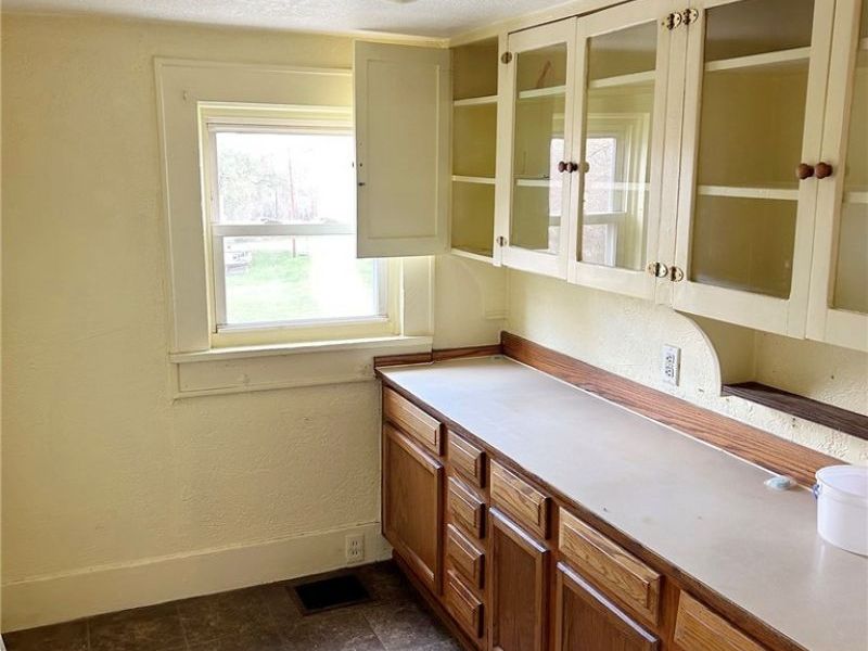 6813 Superior Road SE, Uhrichsville, OH 44683 Photo 5