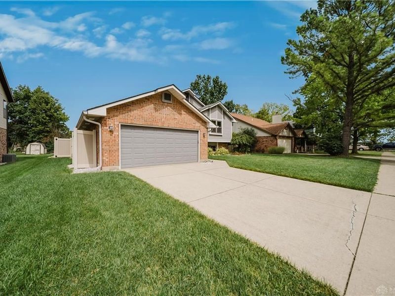 6675 Loblolly Drive, Dayton, OH 45424 Photo 3