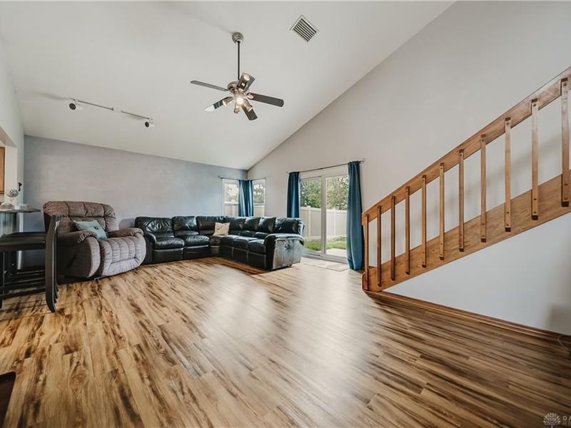 6675 Loblolly Drive, Dayton, OH 45424 Photo 7