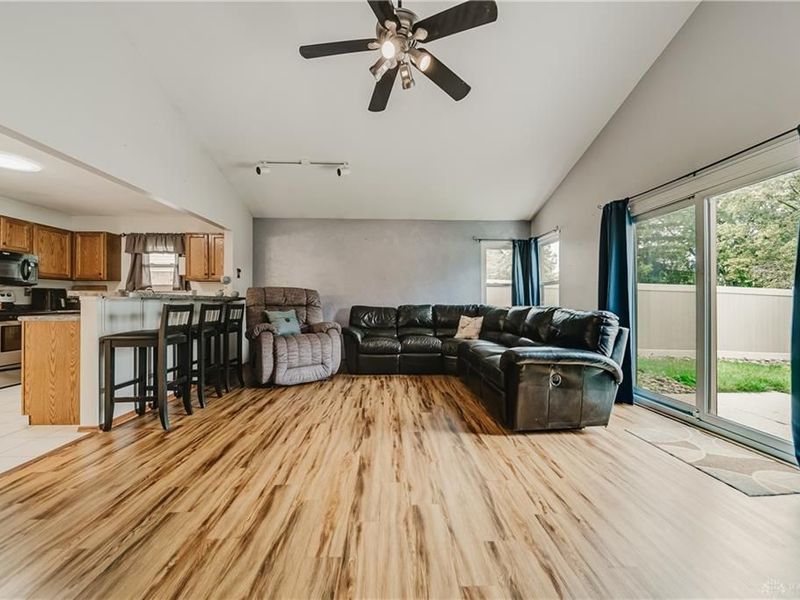 6675 Loblolly Drive, Dayton, OH 45424 Photo 8