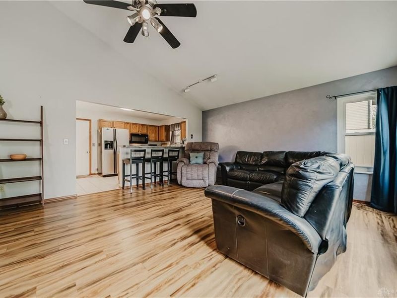 6675 Loblolly Drive, Dayton, OH 45424 Photo 9