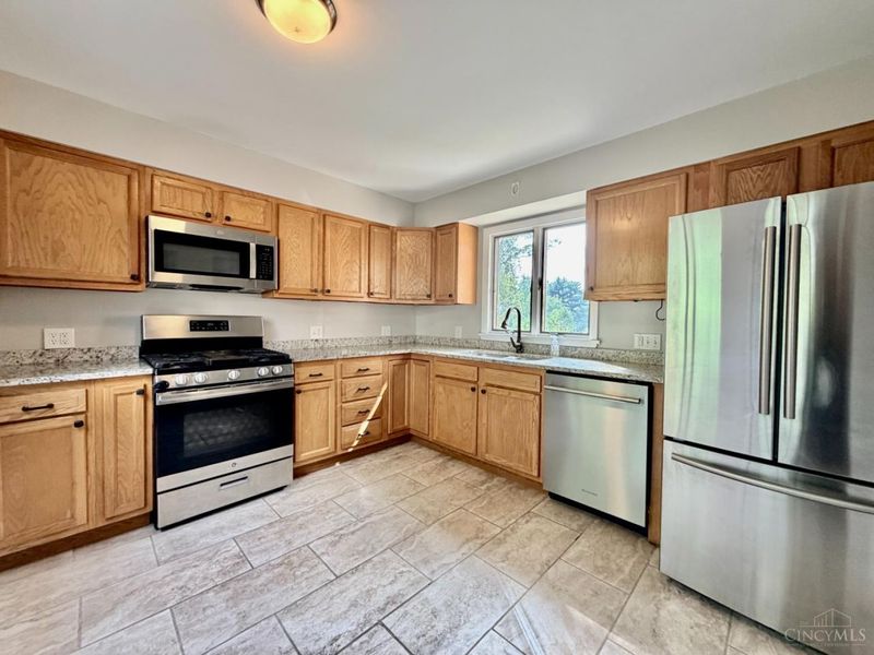 3909 Cedarwood Place, Cincinnati, OH 45213 Photo 6