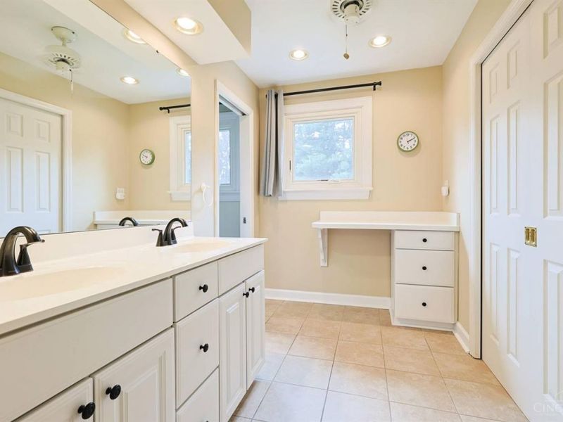 8389 Shadowpoint Court, Montgomery, OH 45242 Photo 15