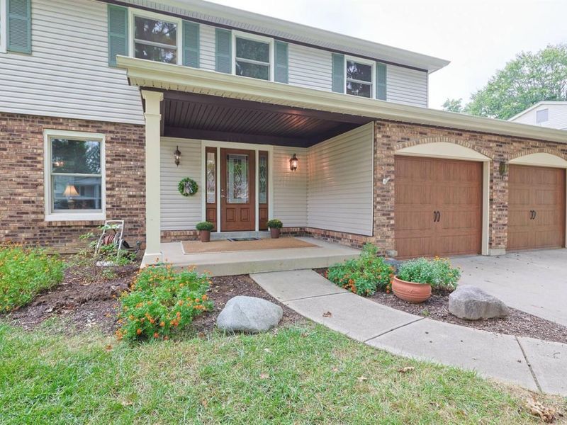 8389 Shadowpoint Court, Montgomery, OH 45242 Photo 2